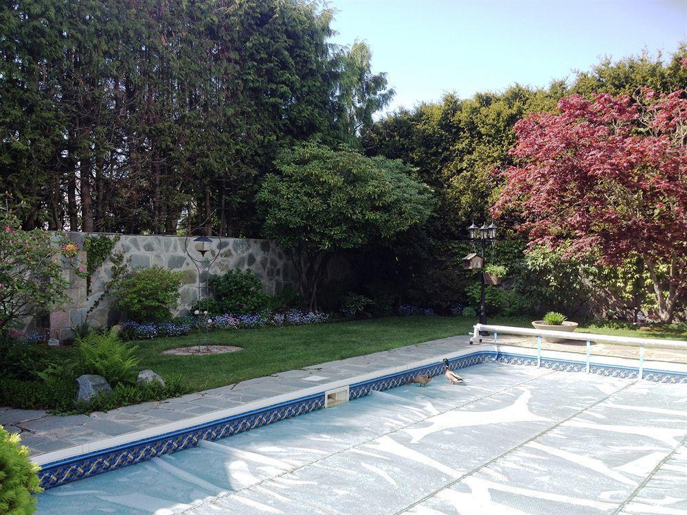 The Stone Hedge Bed And Breakfast Ричмонд Экстерьер фото