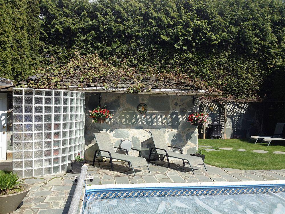 The Stone Hedge Bed And Breakfast Ричмонд Экстерьер фото