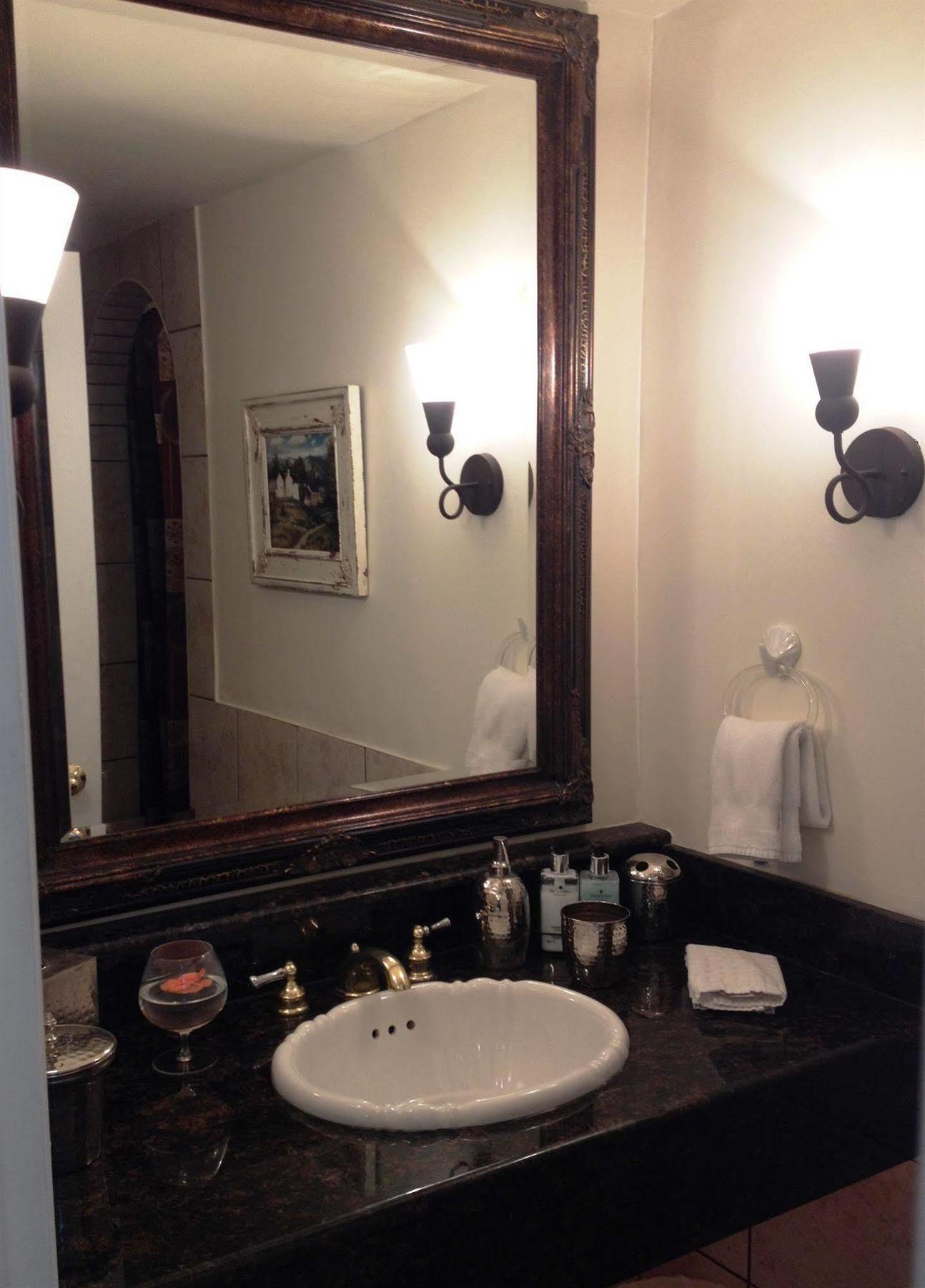 The Stone Hedge Bed And Breakfast Ричмонд Экстерьер фото